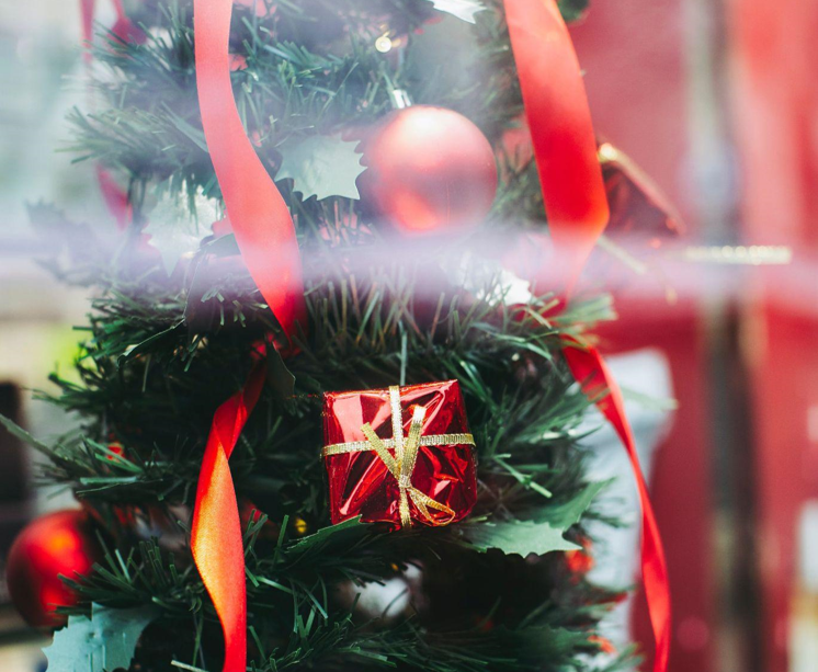 Celebrate the Season with Christmas Garland and Tree Skirts 